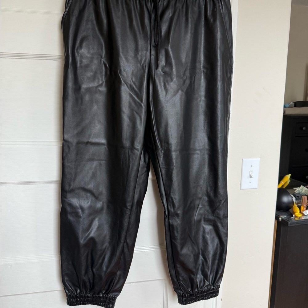 Women’s Black Jogger Pants